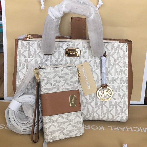 Michael Kors Handbags - ⭐️🍒mk satchel set🍒Kellen crossbody vanilla/acorn